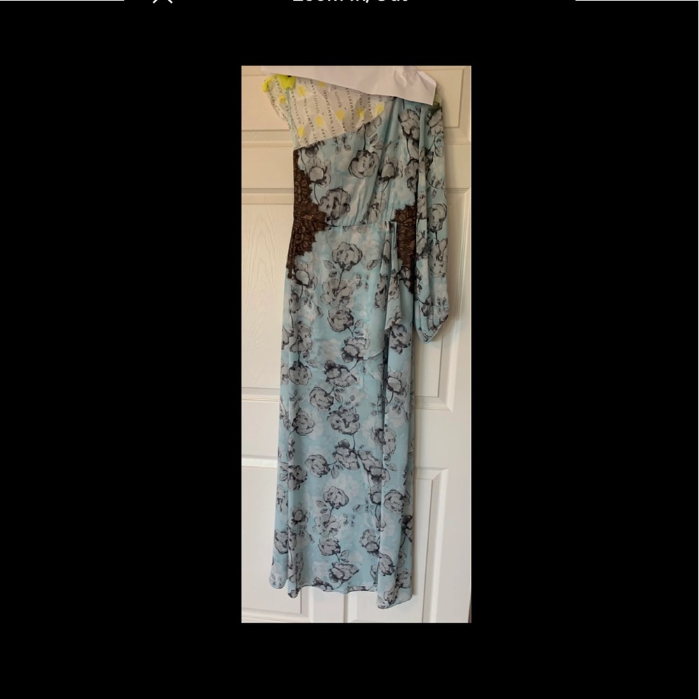 BCBGMAXAZRIAdress size 4